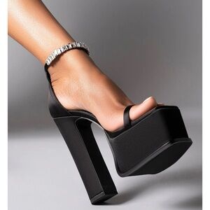 Chic Black Platform Heels
